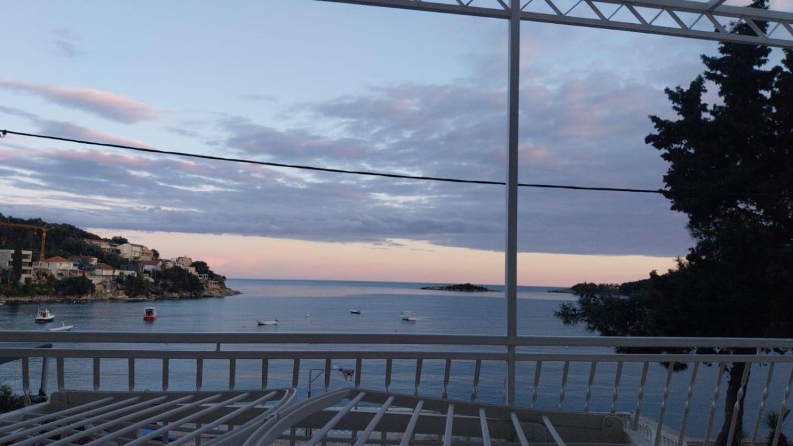 Captain'S Villa Apartment Molunat